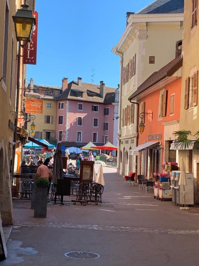 Blue Lake Annecy Exterior foto