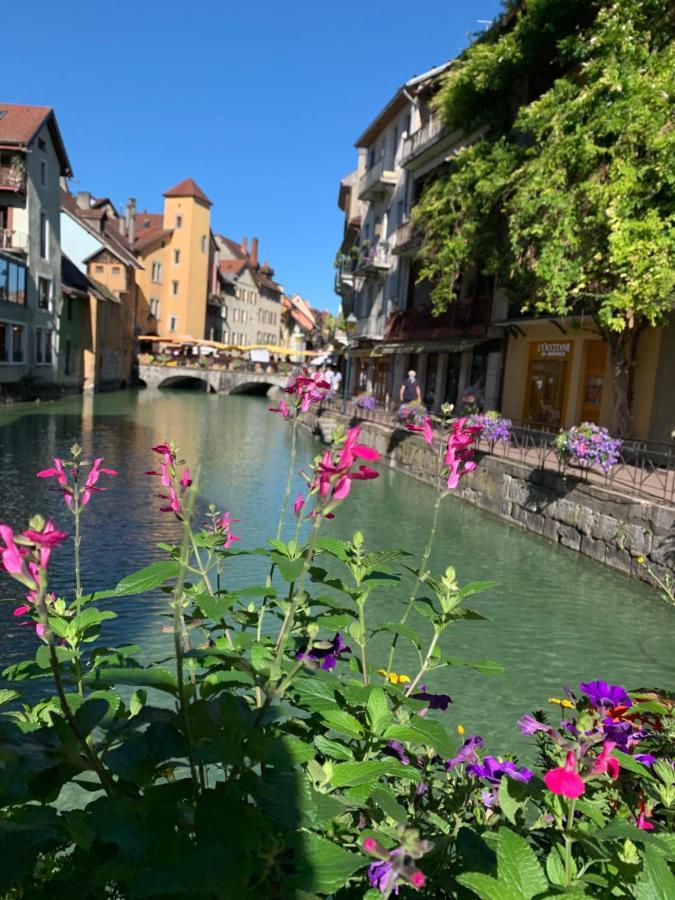 Blue Lake Annecy Exterior foto